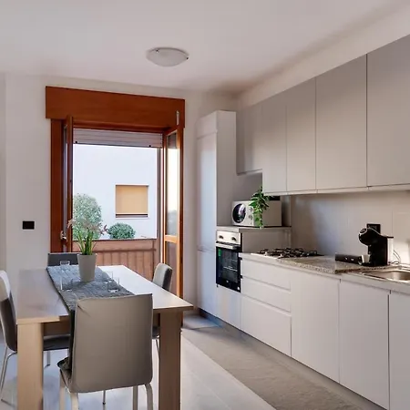 2 Min Centre - Design, Balcony And Wi-fi Appartement *